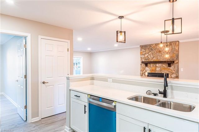 3 Ivyglen Court, Greensboro, NC 27406