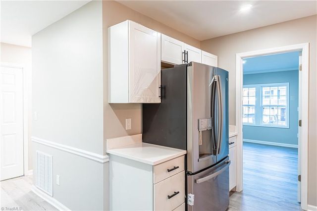 3 Ivyglen Court, Greensboro, NC 27406