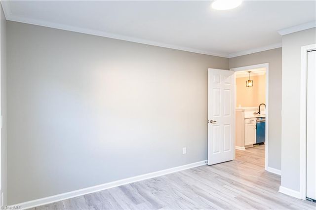 3 Ivyglen Court, Greensboro, NC 27406