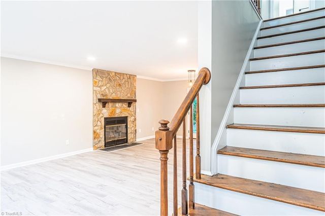 3 Ivyglen Court, Greensboro, NC 27406