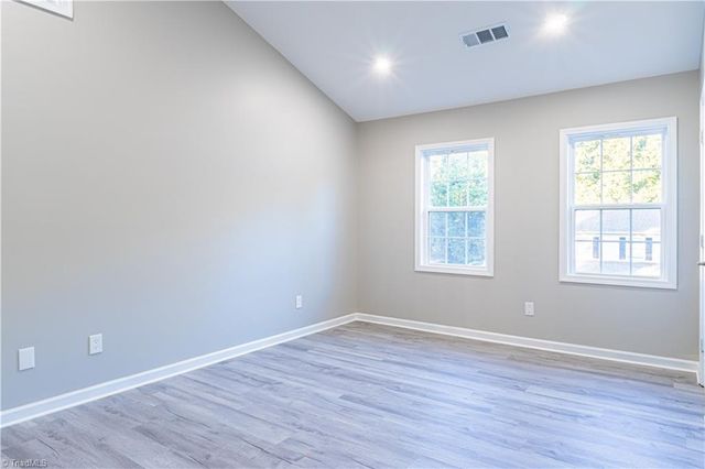 3 Ivyglen Court, Greensboro, NC 27406