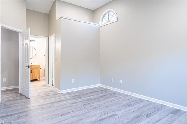 3 Ivyglen Court, Greensboro, NC 27406