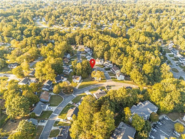 3 Ivyglen Court, Greensboro, NC 27406