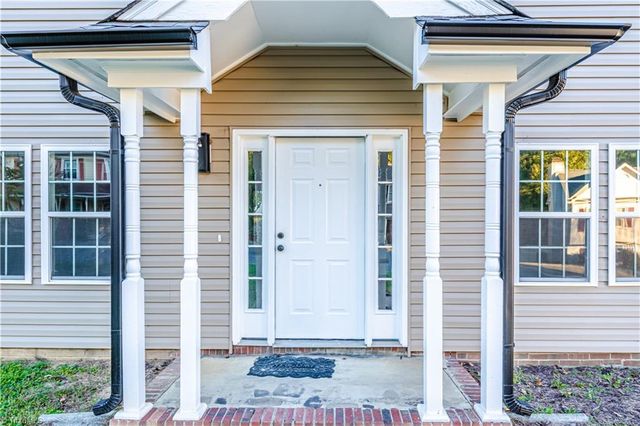 3 Ivyglen Court, Greensboro, NC 27406