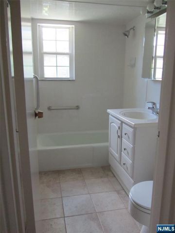 360 Knickerbocker Road 26, Dumont, NJ 07628