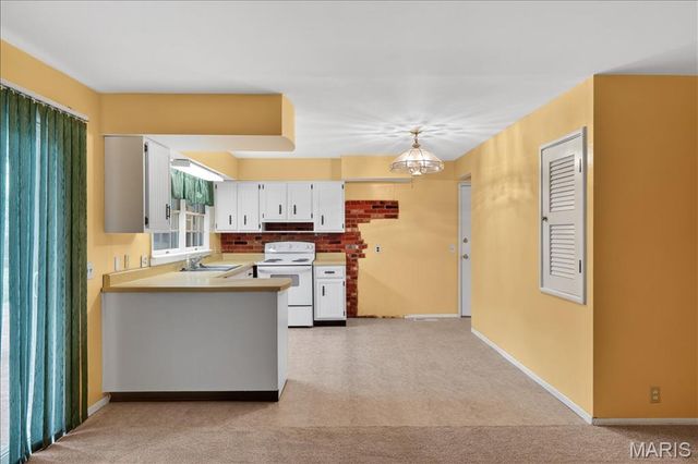 2940 Devonshire Drive, Florissant, MO 63033