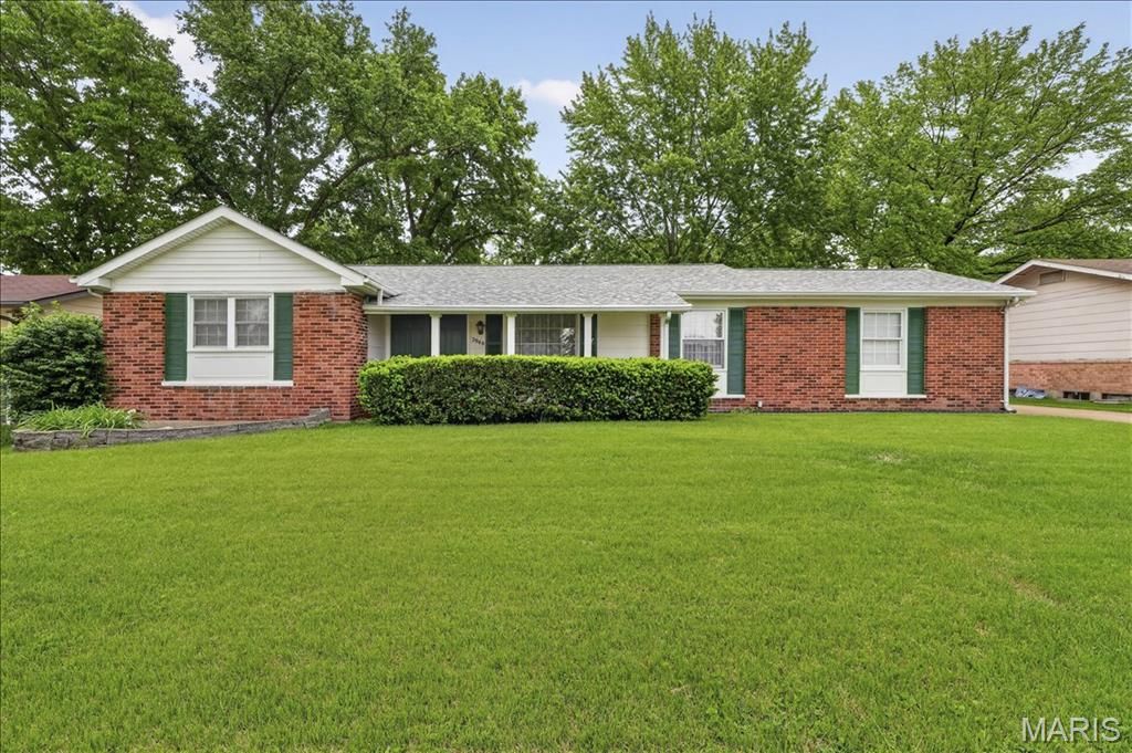 2940 Devonshire Drive, Florissant, MO 63033