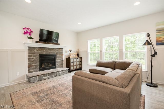 37456 W Fenwick Drive, North Ridgeville, OH 44039