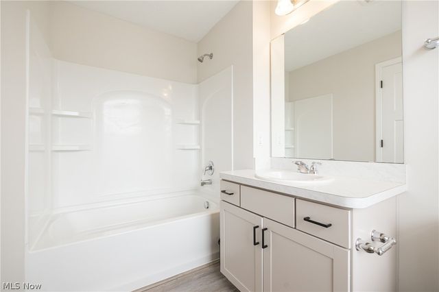 37456 W Fenwick Drive, North Ridgeville, OH 44039