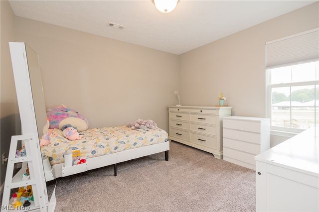 37456 W Fenwick Drive, North Ridgeville, OH 44039