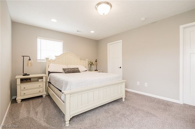 37456 W Fenwick Drive, North Ridgeville, OH 44039