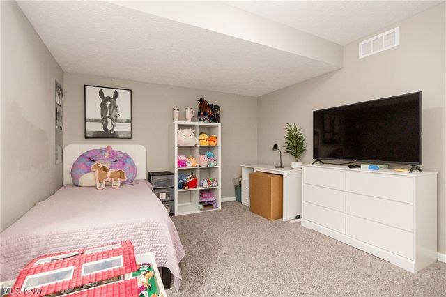 37456 W Fenwick Drive, North Ridgeville, OH 44039