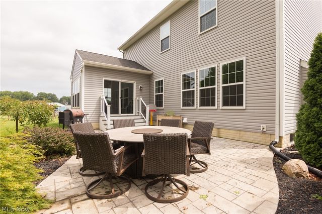 37456 W Fenwick Drive, North Ridgeville, OH 44039