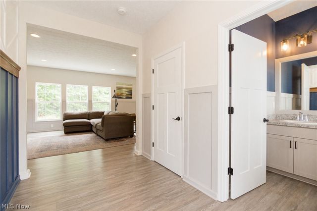 37456 W Fenwick Drive, North Ridgeville, OH 44039