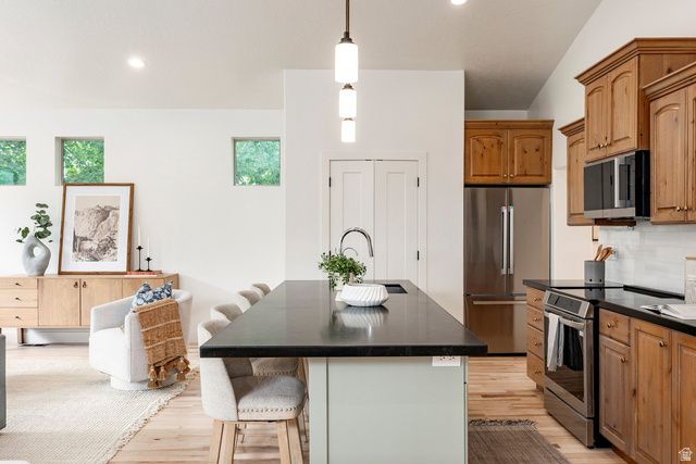 3704 S 2455 E, Salt Lake City, UT 84109