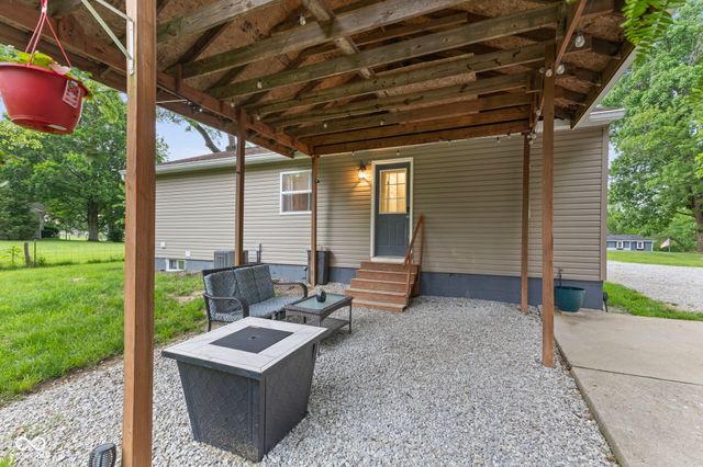 8718 W South County Line Road, Camby, IN 46113