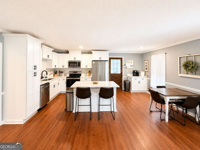 1469 Main Street, Comer, GA 30629