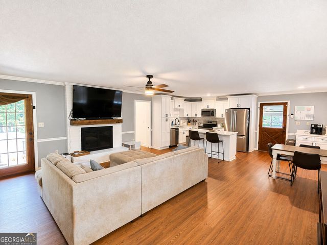 1469 Main Street, Comer, GA 30629