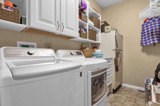 2363 Pleasant Colony Drive, Lewis Center, OH 43035