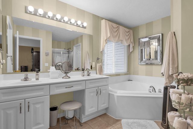 2363 Pleasant Colony Drive, Lewis Center, OH 43035