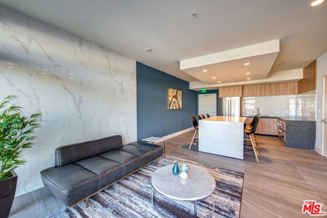 515 W Broadway 326, Glendale, CA 91204