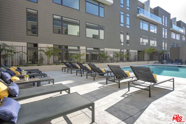 515 W Broadway 326, Glendale, CA 91204