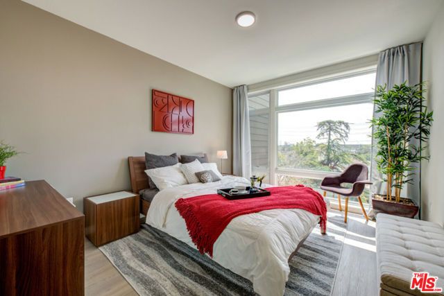 515 W Broadway 326, Glendale, CA 91204