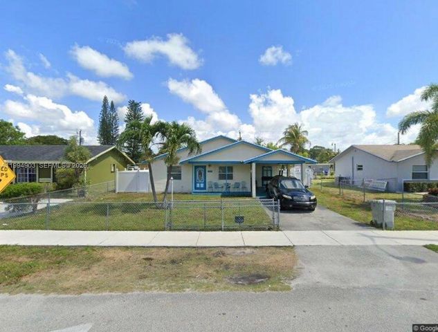 2571 NW 5th St, Pompano Beach, FL 33069