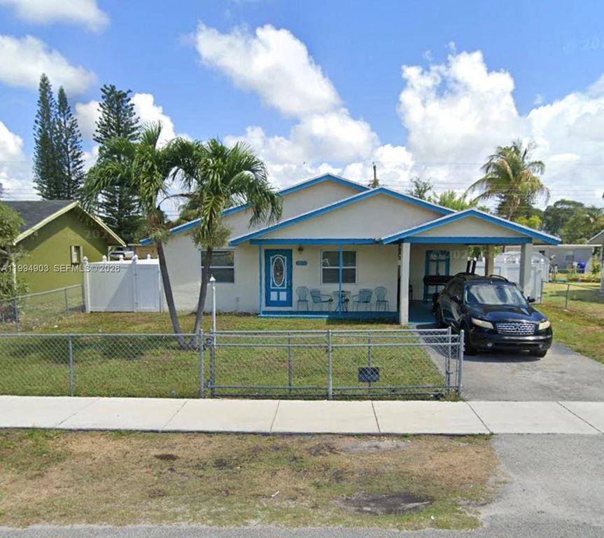 2571 NW 5th St, Pompano Beach, FL 33069