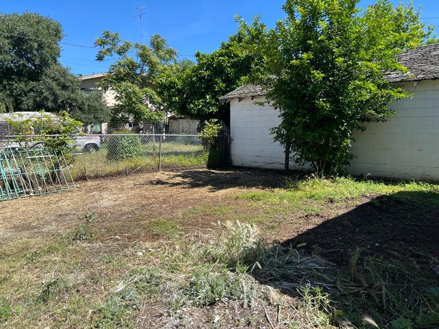 422 E Sonora St, Stockton, CA 95203