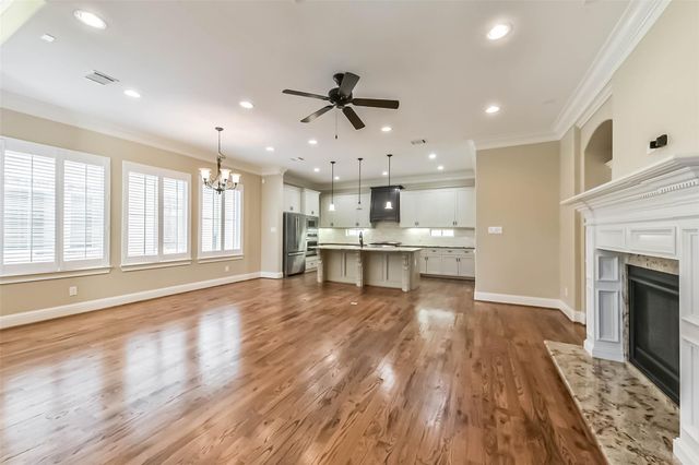 1126 W 16th Street C, Houston, TX 77008