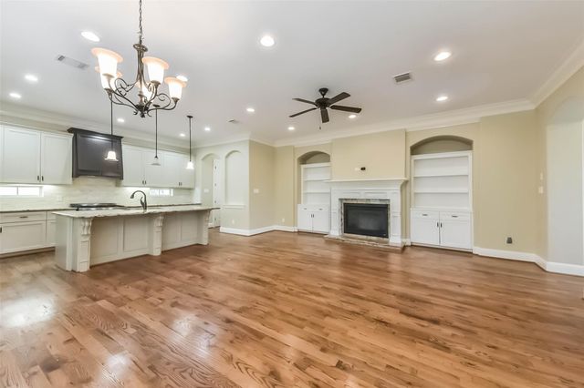 1126 W 16th Street C, Houston, TX 77008