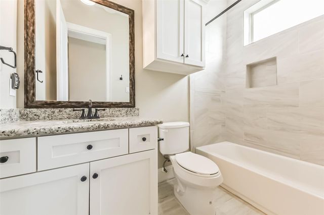 1126 W 16th Street C, Houston, TX 77008