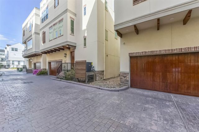 1126 W 16th Street C, Houston, TX 77008