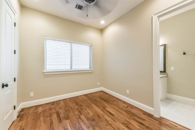 1126 W 16th Street C, Houston, TX 77008