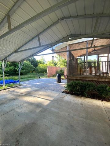 363 Periwinkle Road, Eden, NC 27288