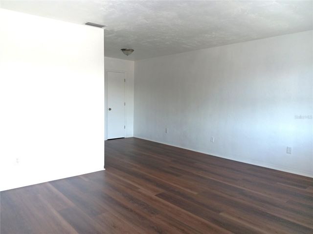 1260 70TH STREET N 7, St Petersburg, FL 33710