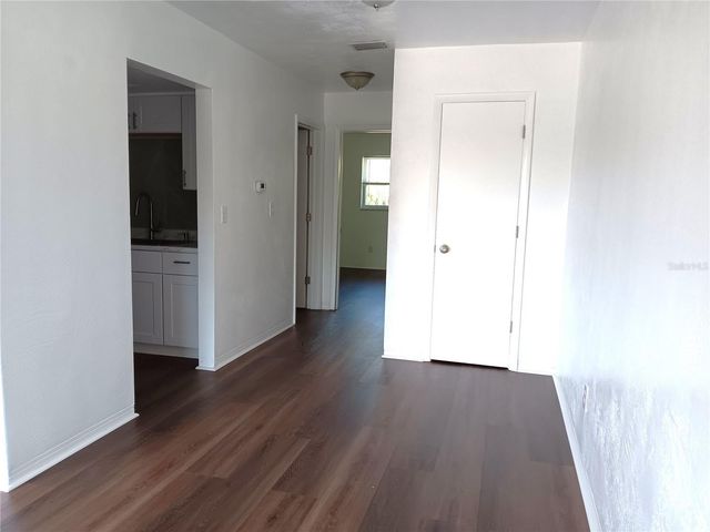 1260 70TH STREET N 7, St Petersburg, FL 33710