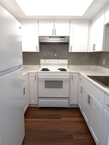 1260 70TH STREET N 7, St Petersburg, FL 33710