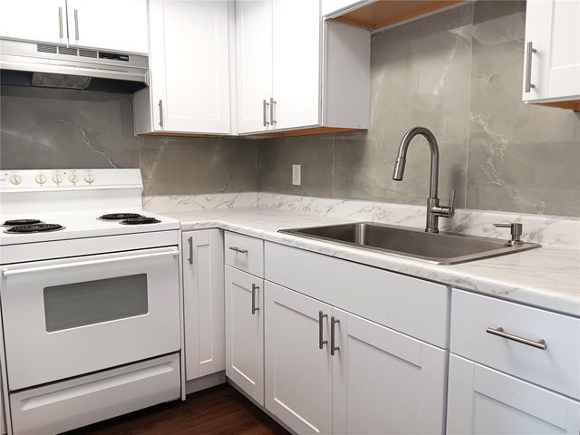 1260 70TH STREET N 7, St Petersburg, FL 33710