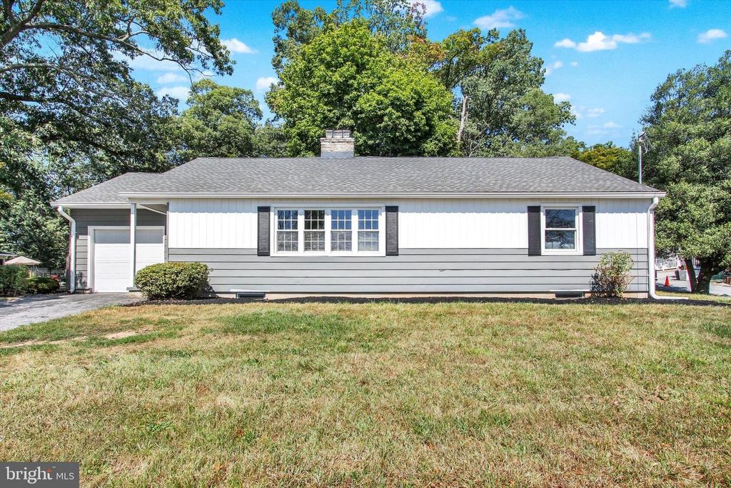 245 LEADERS HEIGHTS RD, York, PA 17402