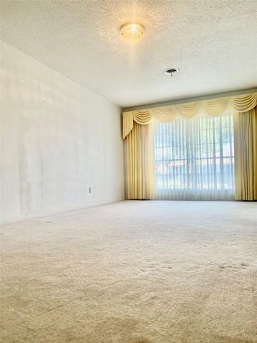 725 Westwood Drive, Port Lavaca, TX 77979