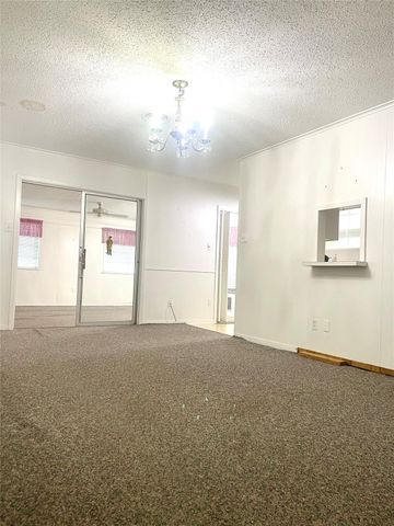 725 Westwood Drive, Port Lavaca, TX 77979