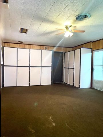 725 Westwood Drive, Port Lavaca, TX 77979