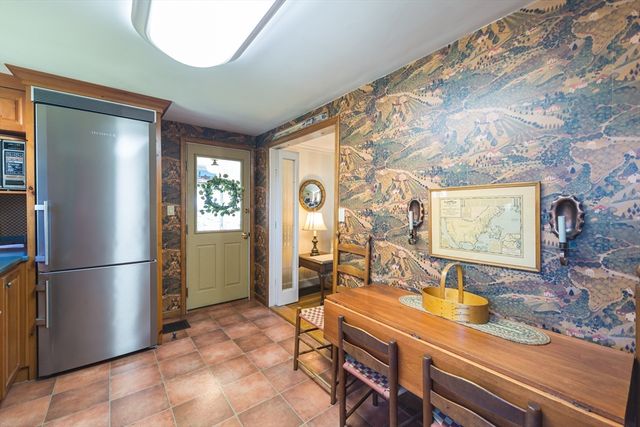 4 Gibbs St, Natick, MA 01760