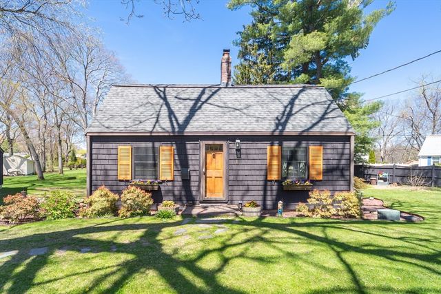 4 Gibbs St, Natick, MA 01760