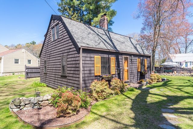 4 Gibbs St, Natick, MA 01760