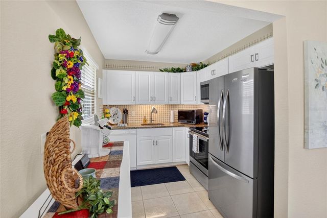 202 BEDFORD STREET 69, Sun City Center, FL 33573