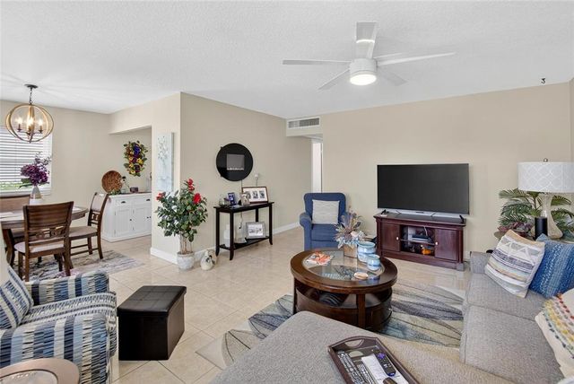 202 BEDFORD STREET 69, Sun City Center, FL 33573