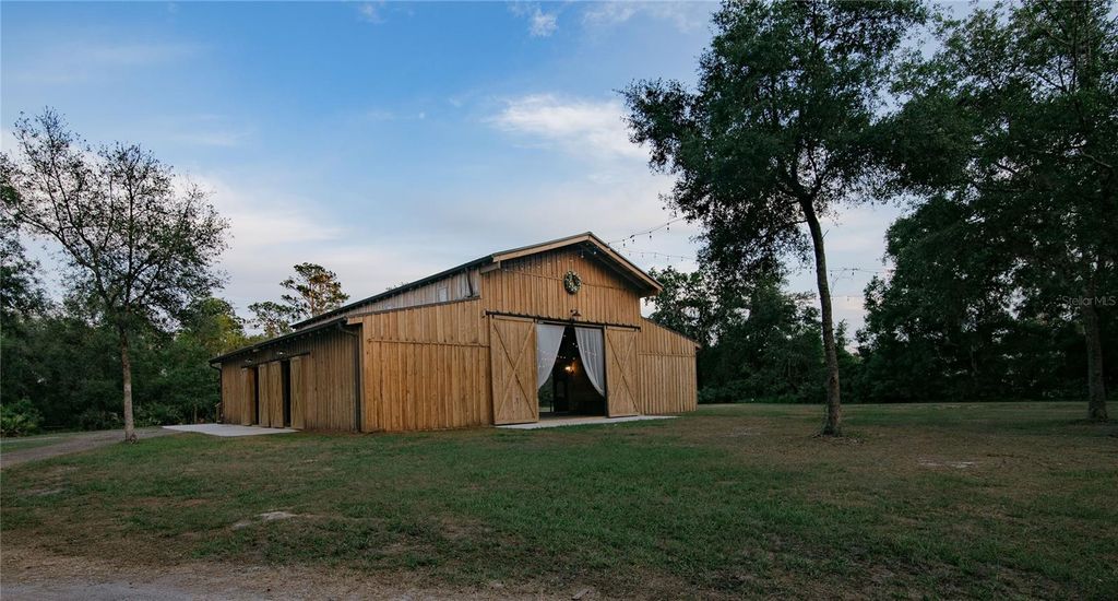 Image 6 of property listing at 963 LAKE ASHBY ROAD, New Smyrna Beach, FL 32168